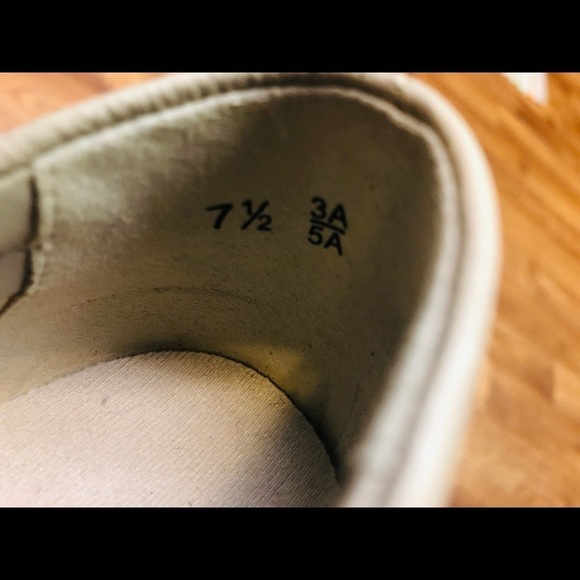 Motion Anti-gravity Oxford Comfort Shoes by Easy Spirit - Picture 2 of 10